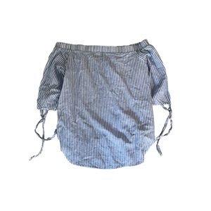 Cute linen off shoulder top.